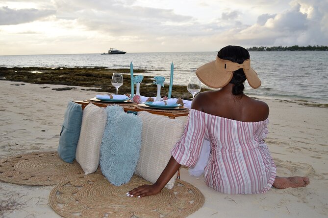 Private Posh Picnic on Nassaus Beach - Exclusive Beach Location