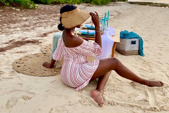 Private Posh Picnic on Nassaus Beach - Personalized Service