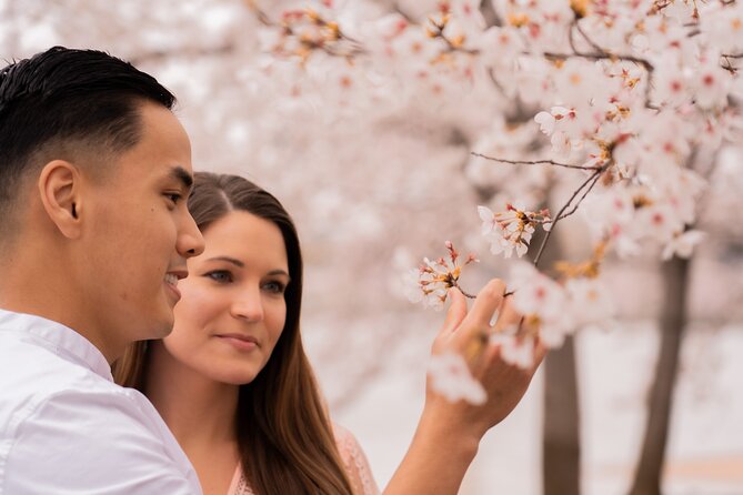 Private Professional Vacation Photoshoot in Gardens by the Bay - Common Questions