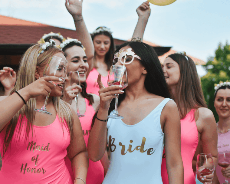 Private Pub / Bar Crawl Group Size 6-20 People - Prestigious Nightclub Finale