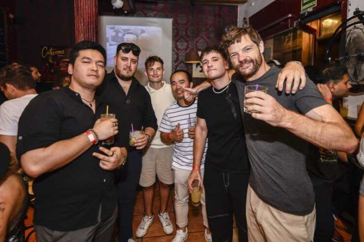 Private Pub Crawl Berlin With VIP Entry - Key Points