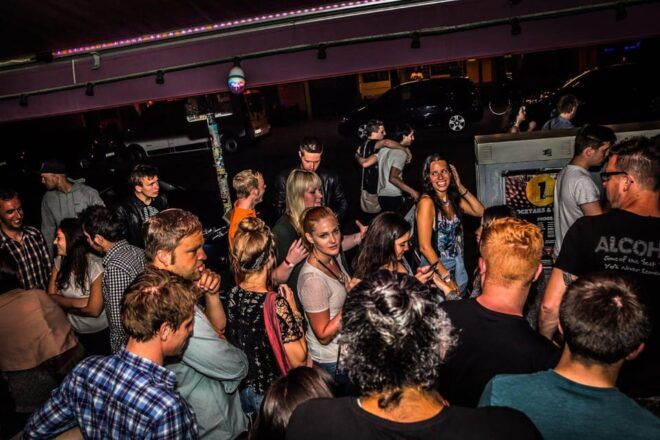 Private Pub Crawl Berlin With VIP Entry - Meeting Point and Requirements