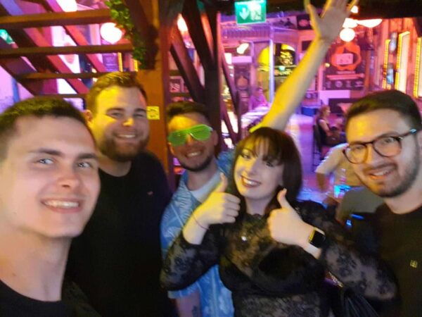 Private Pub Crawl Budapest With VIP Entry - Flexible Options