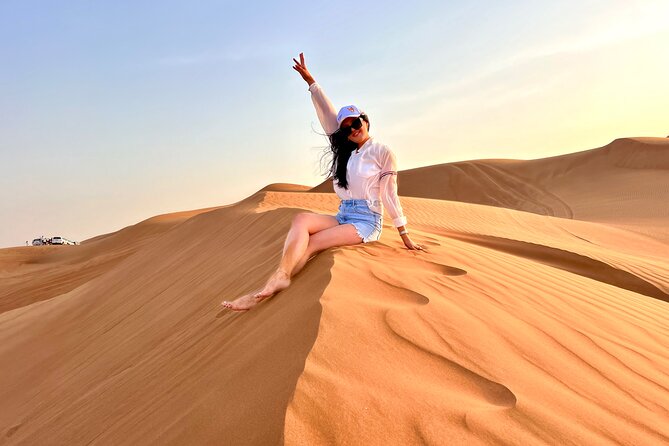 Private Red Dunes Desert Safari in Lahbab - Date and Traveler Selection