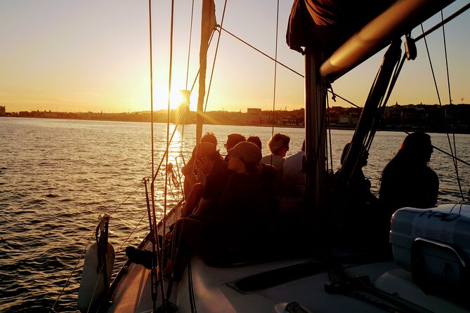 Private Relaxing Sunset Tour Along the Tagus River - Meeting Point Details