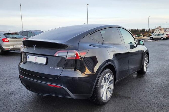 Private Reykjavik to Keflavik Airport Transfer - Declining Future Business