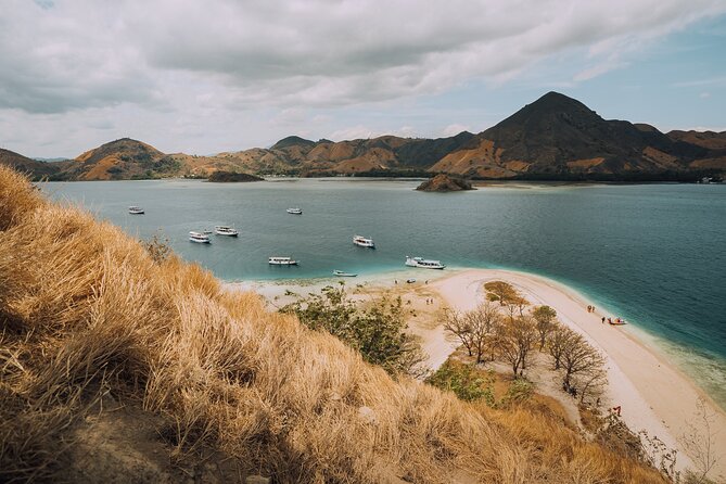 Private Rinca Sunset Island-Hopping Tour on a Speedboat - Inclusions and Exclusions