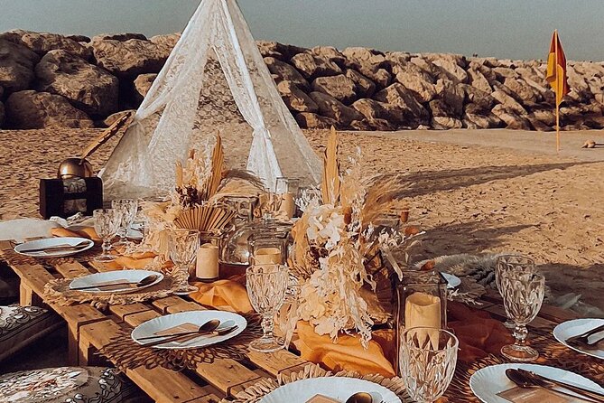 Private Romantic Beach Picnic at Sunrise Beach - Perfect for Proposals - Romantic Atmosphere Setup