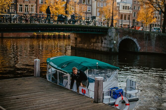 Private Romantic Evening Canal Cruise – The Original - Inclusions and Services
