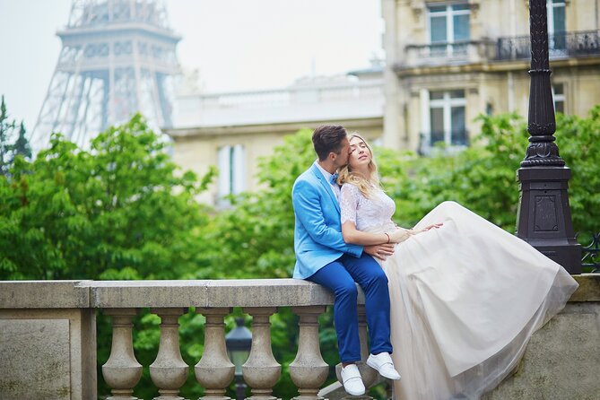 Private Romantic Photoshoot in Paris With Bouquet of Flowers - Experience of Previous Participants