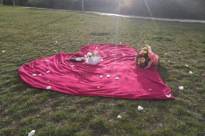 Private Romantic Proposal Tour in Budapest - Good To Know