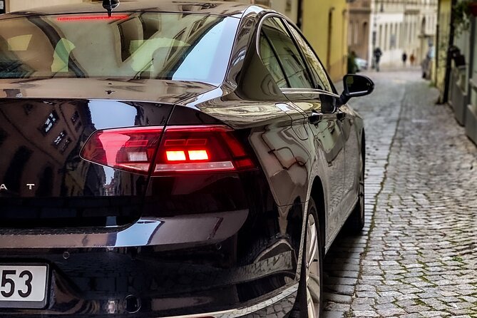 Private ROUND-TRIP (FROM and TO the AIRPORT) by LIMOUSINE 3+1pax - Service Details