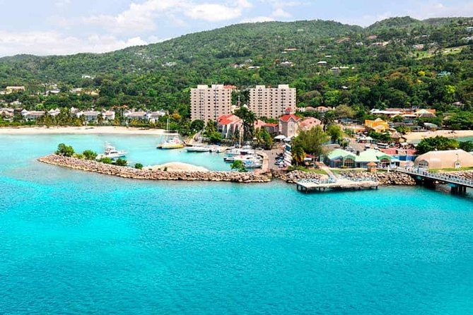 Private Round Trip Transfer: Donald Sangster Airport MBJ to Ocho Rios by Minivan - Overview and Pickup Information