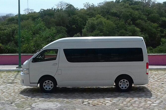 Private round-trip transportation to Huatulco Airport. - Why Choose This Transfer Service?
