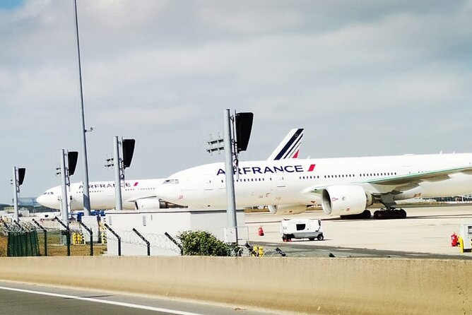Private Roundtrip Airport Transfer for 1 to 3 Persons in Paris - Benefits of Private Roundtrip Airport Transfer