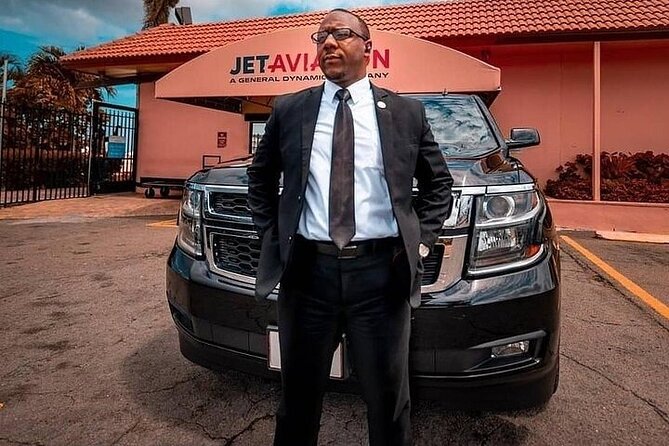 Private Roundtrip Luxury SUV Transfer to Downtown Nassau - Service Details
