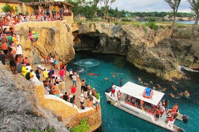 Private Roundtrip Transfer from Montego Bay to Negril Rick's Cafe - The Sum Up