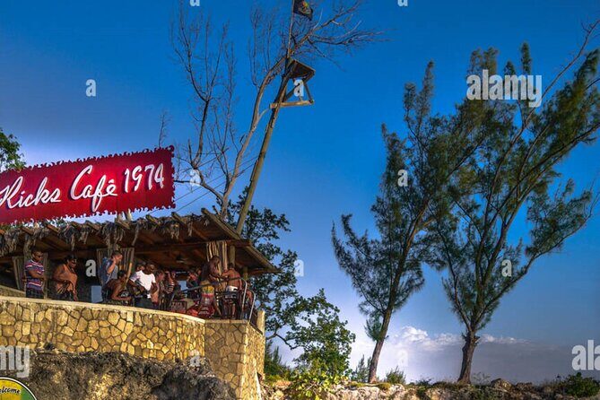 Private Roundtrip Transfer from Montego Bay to Negril Rick's Cafe - FAQs