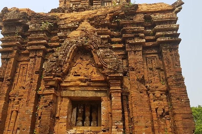 Private Roundtrip Transfer to Visit Golden Bridge Ba Na Hills & My Son Holyland - Common Questions