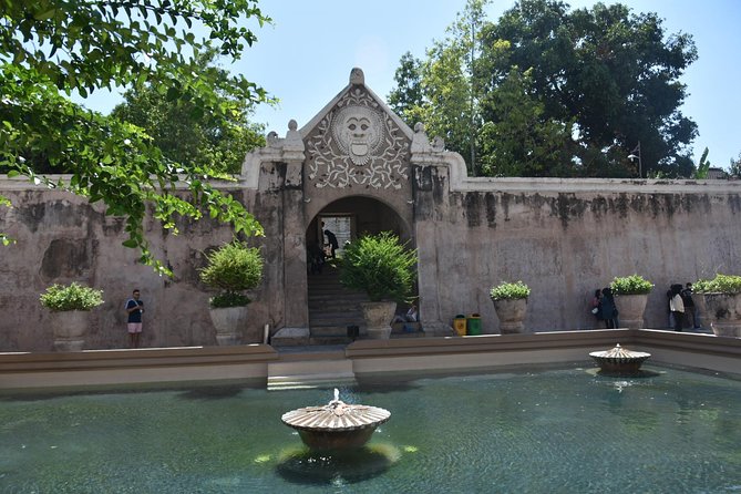 Private Royal Heritage Tour: Yogyakarta Palace, Watercastle, Sonobudoyo Museum - Additional Information for Travelers