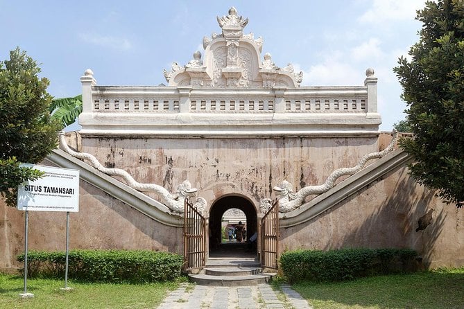 Private Royal Heritage Tour: Yogyakarta Palace, Watercastle, Sonobudoyo Museum - Reviews and Recommendations