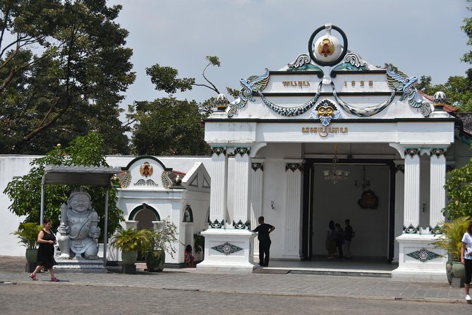 Private Royal Heritage Tour: Yogyakarta Palace, Watercastle, Sonobudoyo Museum - Tour Highlights
