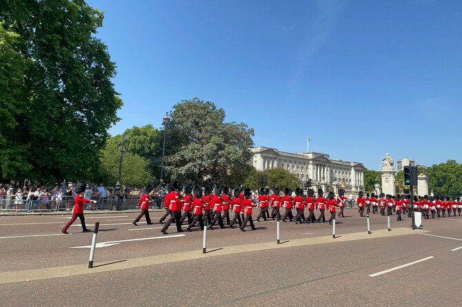Private Royal London Taxi Tour With the Changing of the Guards - Meeting and Pickup Details
