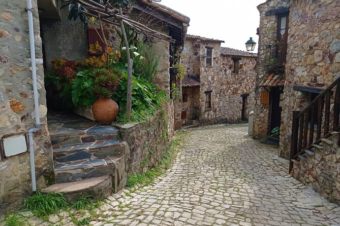 Private S. Simão Cliffs and Tomar Tour - Booking Information