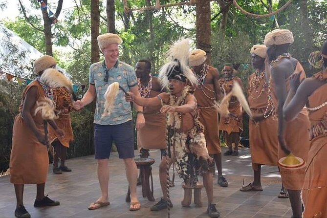 Private Safari Walk Tour, Giraffe Center and Bomas In Nairobi - Amenities Provided