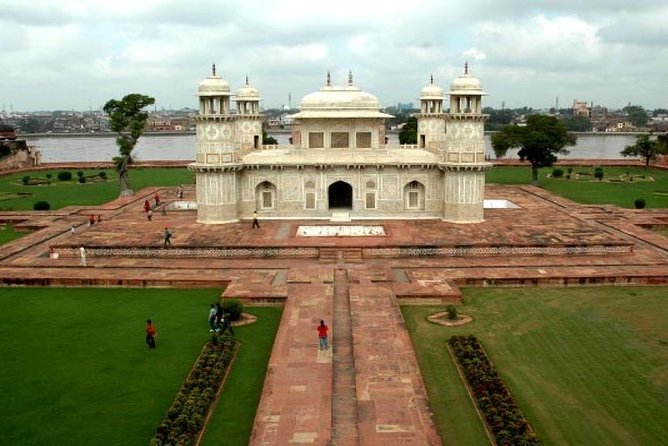 Private Same Day Taj Mahal Tour for Solo Traveller - Reviews