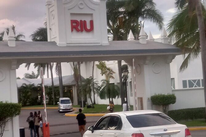 Private Sangster International Airport Transfer to Riu Hotel - The Experience Breakdown