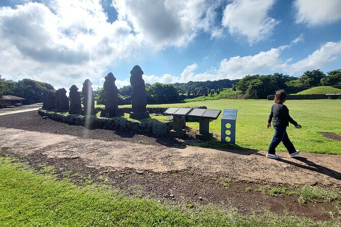 Private schedule Day Tour With Local Taxi Driver in jeju island - Authentic Insights from Past Reviewers