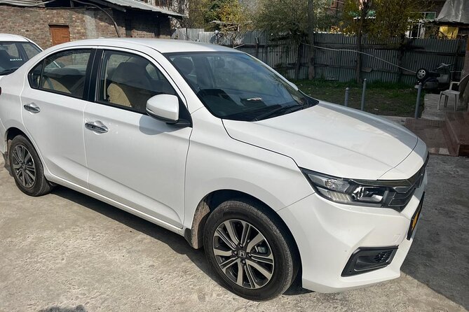 Private Sedan Cab to and From Srinagar Airport and Dal Lake - Trip Logistics