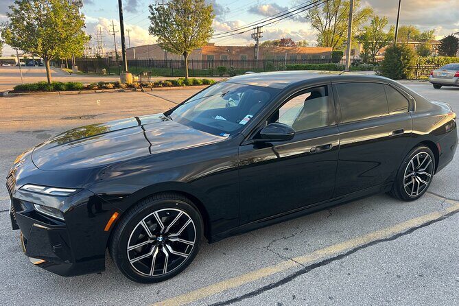 Private Sedan Transfer from O'Hare and Midway Airport to Chicago - Detailed Review of the Private Sedan Transfer Experience