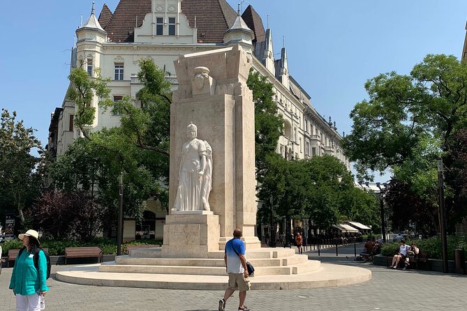 Private Self Guided Tour of Downtown Budapest History - Operating Hours