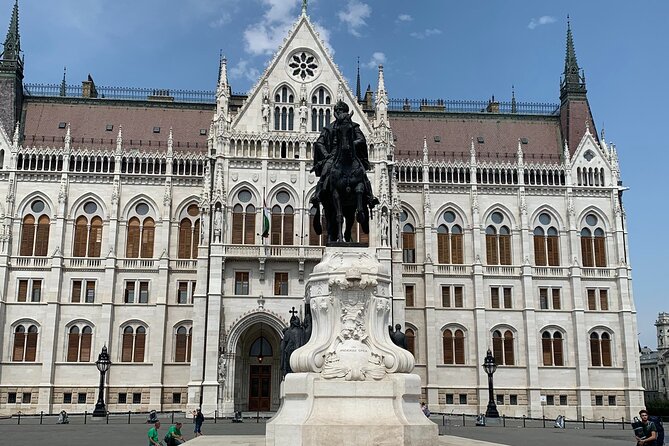 Private Self Guided Tour of Downtown Budapest History - Accessibility