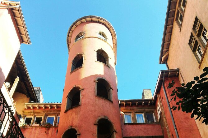 Private Self-Guided Tour of the Curse Quest of Old Lyon - Meeting and Pickup