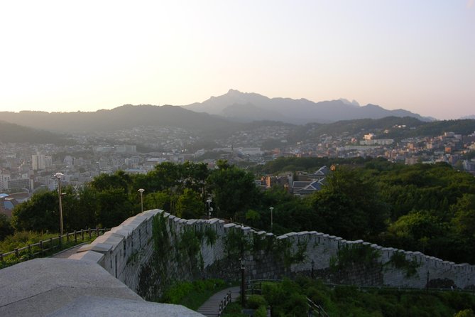 Private Seoul City Wall Trail Full-Day Hiking Tour With Lunch - Reviews