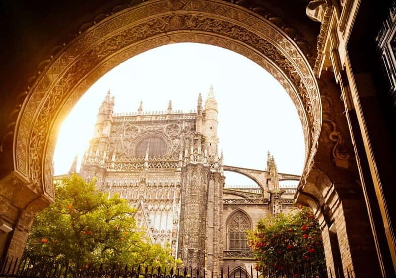 Private Seville: exclusive tour of Santa Cruz and the historic center - A Deep Dive into the Private Seville Tour of Santa Cruz and the Historic Center