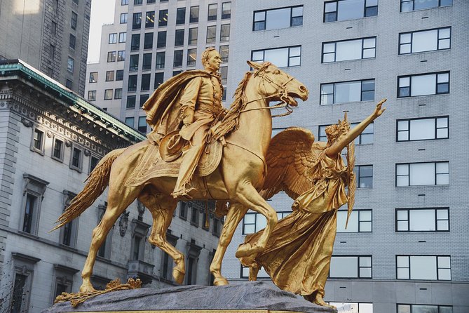 Private Sex and the City Tour in New York With Movie Scenes From Famous TV Show - See New York Through the Eyes of Your Favorite Characters