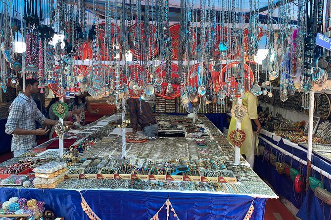 Private Shopping Tour in Agra - Transportation and Practical Details