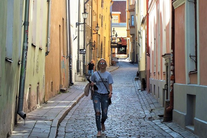 Private Shore Excursion: Tallinn Old Town Walking Tour With Round-Trip Transfer - Tour Description