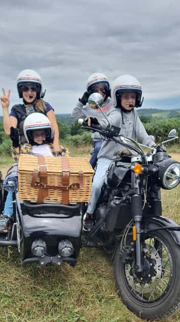 Private side-car ride with drivers in the Basque Country - Exploring Ascain and Sare
