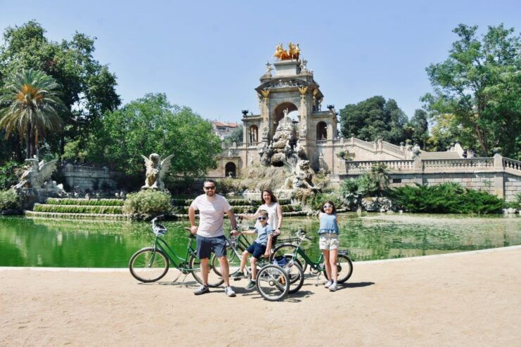 Private Sightseeing Barcelona by Bike & Photo Shooting Tour - Booking Information