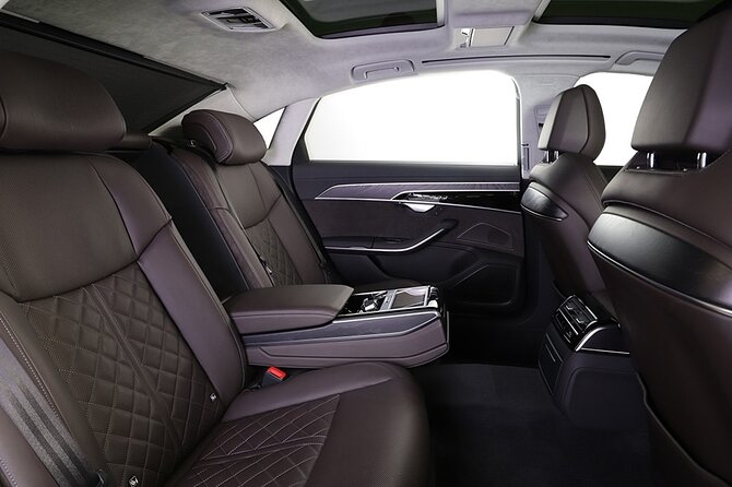 Private Sightseeing Tour in Hamburg With Premium Limousines - Customizable Itineraries for Personalized Experiences