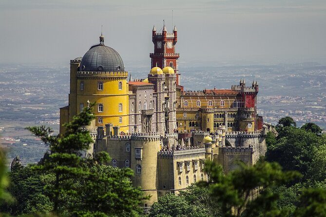 Private Sightseeing Transfer from Porto To Sintra With 2 Stops - Who Should Consider This Tour?