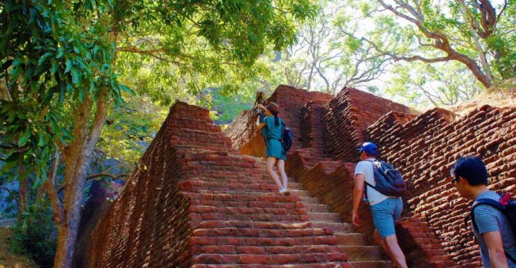Private Sigiriya and Dambulla Day Tour From Colombo - Tour Duration and Schedule