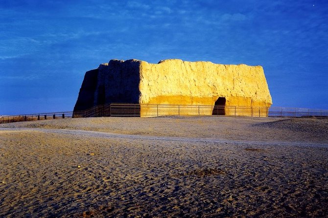 Private Silk Road Hiking Day Tour of Yangguan Pass Including Lunch - Lunch Experience