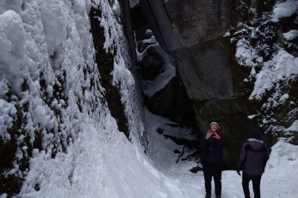 Private Singhampton Caves Snowshoe-Collingwood/Blue Mountain - Frequently Asked Questions