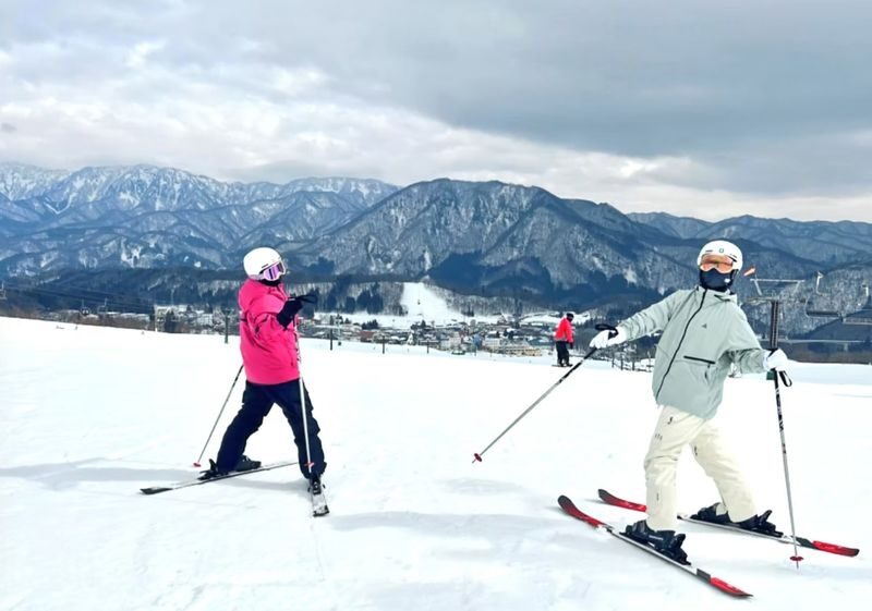 Private Ski Lessons in Hakuba GoryuHappo-oneIwatakeTsugaike - A lesson built around learning, not just mileage